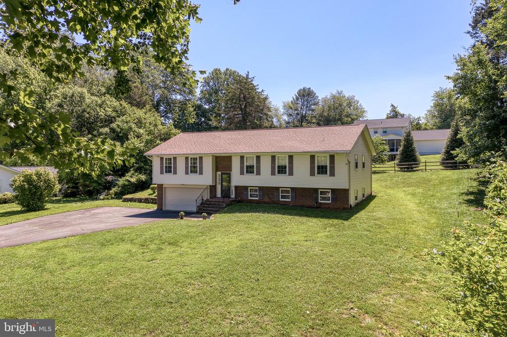Warrenton, Virginia, 20187, United States, 3 Bedrooms Bedrooms, ,3 BathroomsBathrooms,Residential,For Sale,2049291