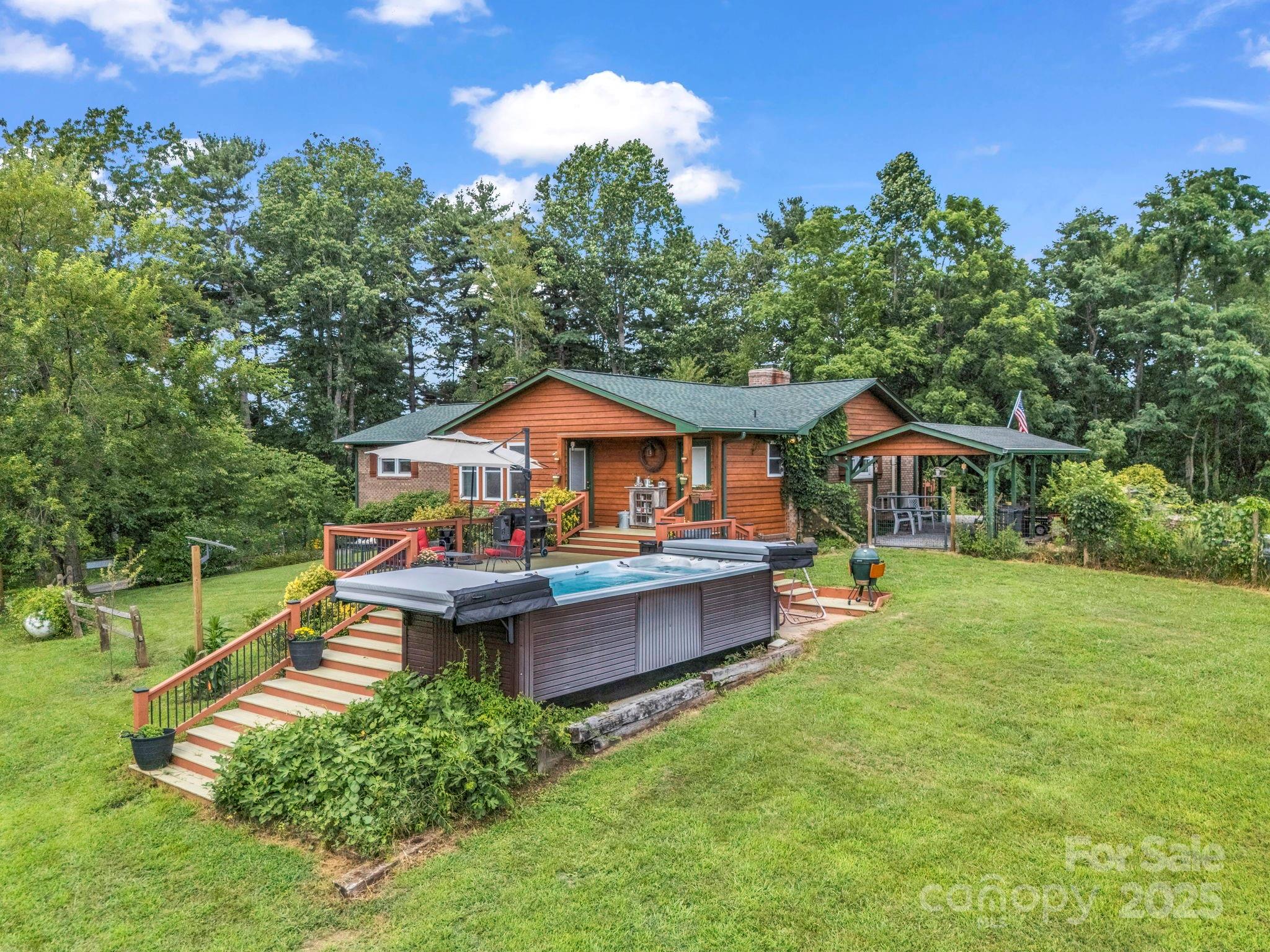 Saluda, North Carolina, 28773, United States, 4 Bedrooms Bedrooms, ,2 BathroomsBathrooms,Residential,For Sale,1978089