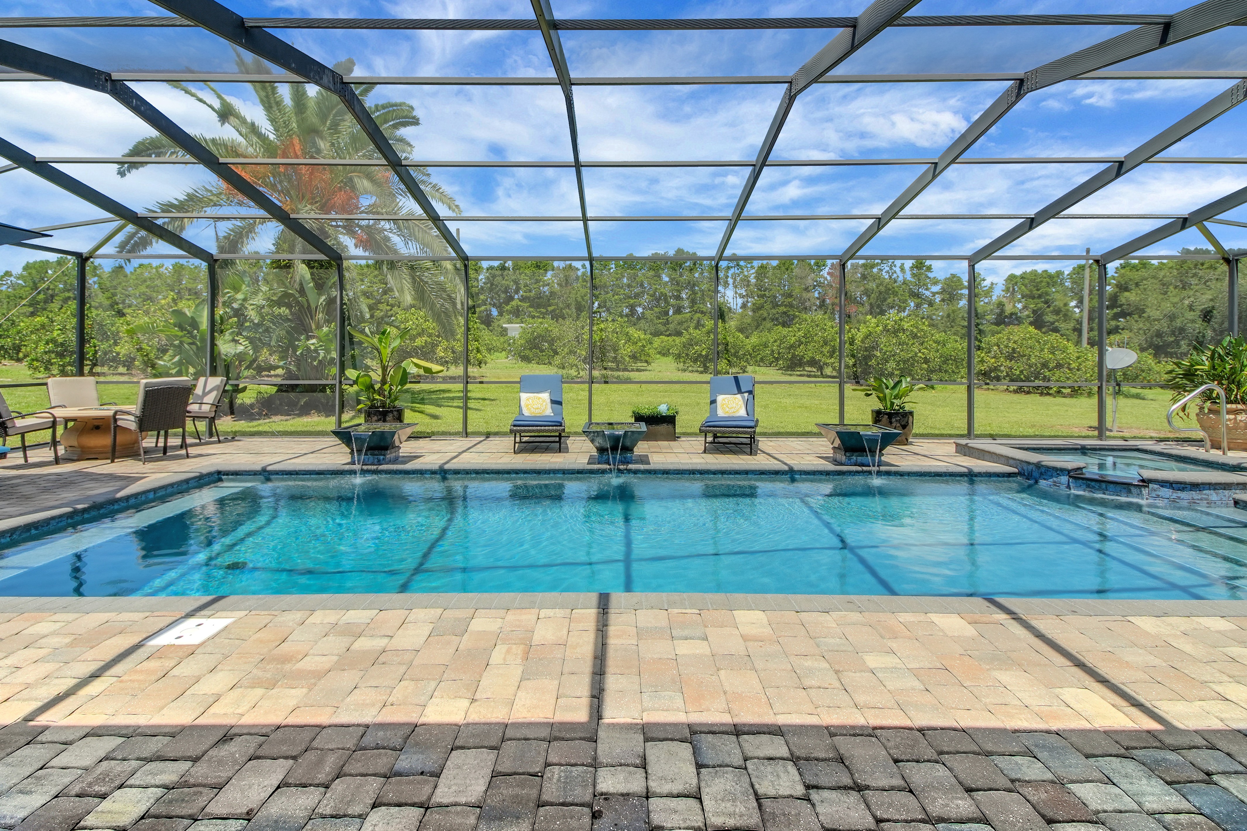 Weirsdale, Florida, 32195, United States, 4 Bedrooms Bedrooms, ,3 BathroomsBathrooms,Residential,For Sale,1900688