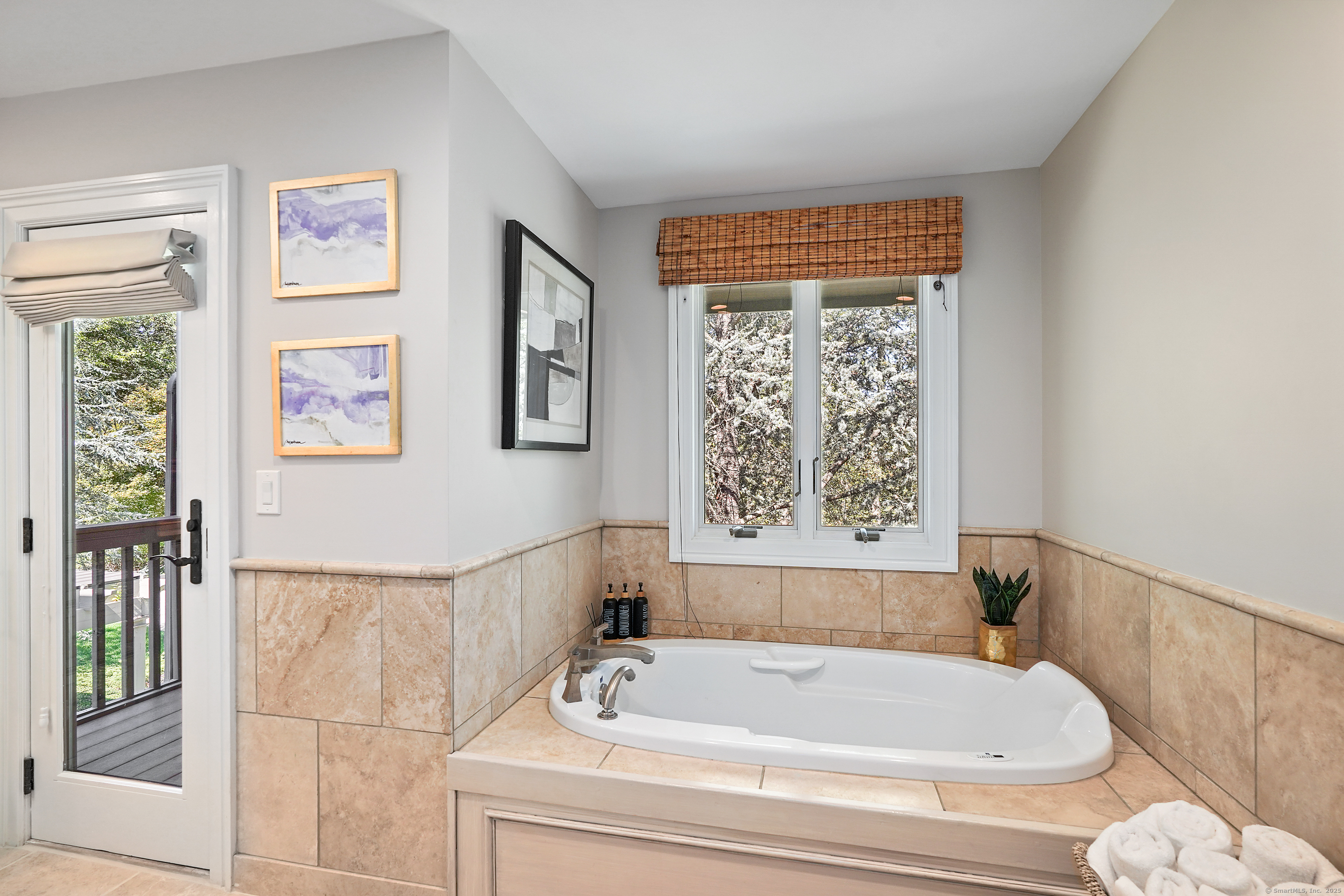 Westport, Connecticut, 06880, United States, 5 Bedrooms Bedrooms, ,6 BathroomsBathrooms,Residential,For Sale,1940592