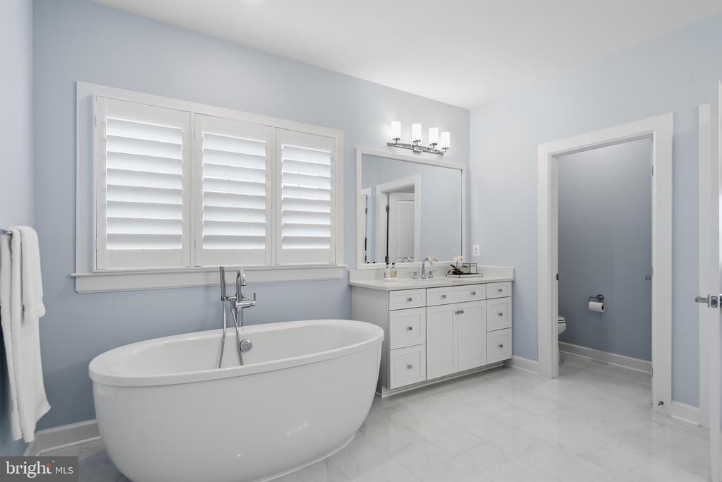 Aldie, Virginia, 20105, United States, 5 Bedrooms Bedrooms, ,7 BathroomsBathrooms,Residential,For Sale,2048550
