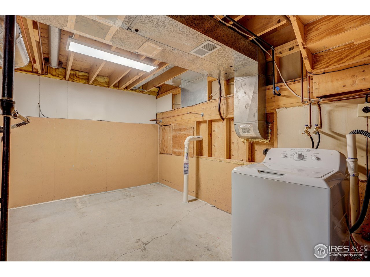 Fort Collins, Colorado, 80526, United States, 3 Bedrooms Bedrooms, ,3 BathroomsBathrooms,Residential,For Sale,2005389