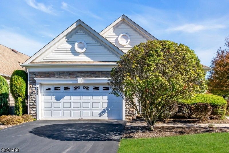 Franklin Twp., New Jersey, 08873, United States, 2 Bedrooms Bedrooms, ,2 BathroomsBathrooms,Residential,For Sale,2002075