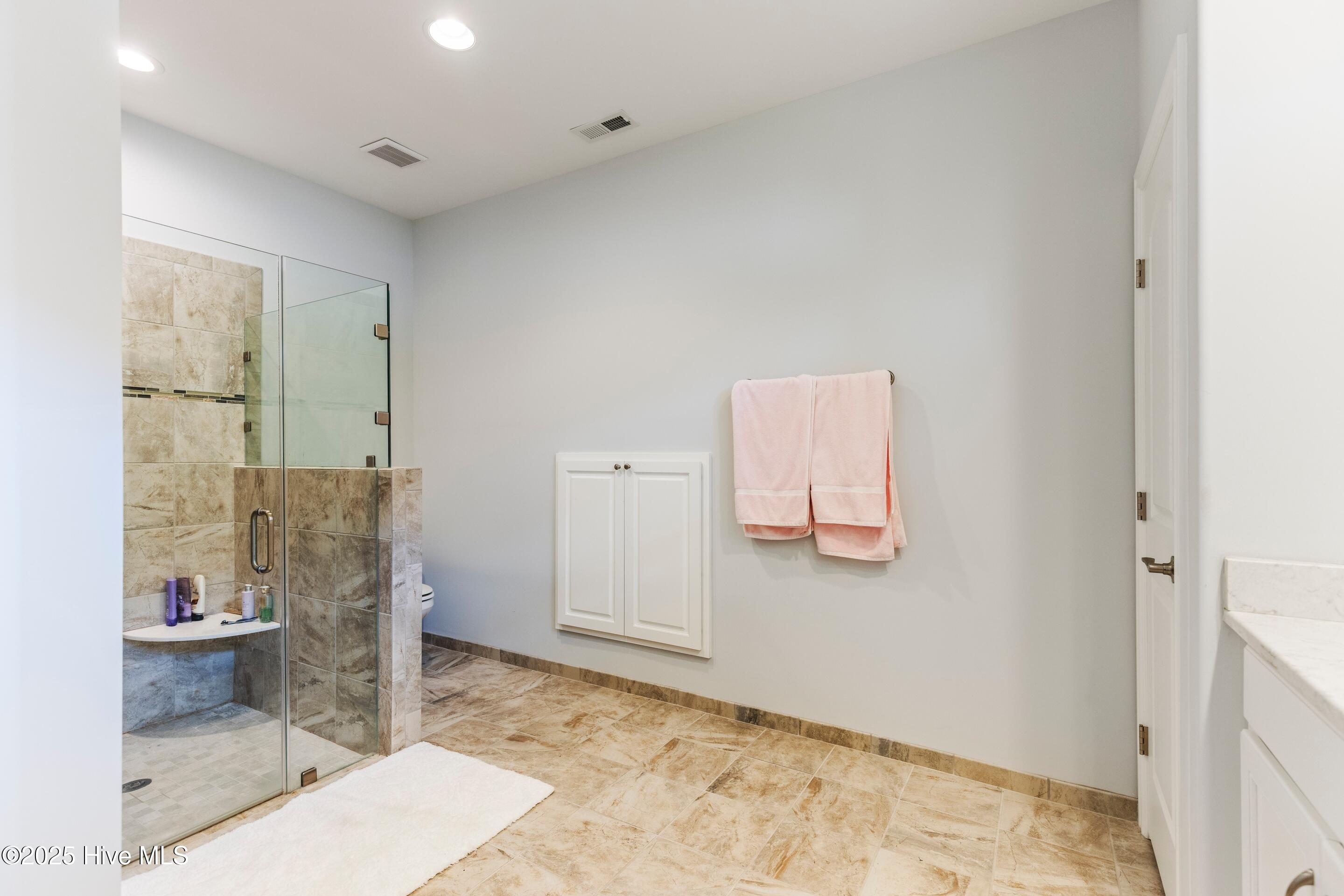 Castle Hayne, North Carolina, 28429, United States, 4 Bedrooms Bedrooms, ,3 BathroomsBathrooms,Residential,For Sale,1898806