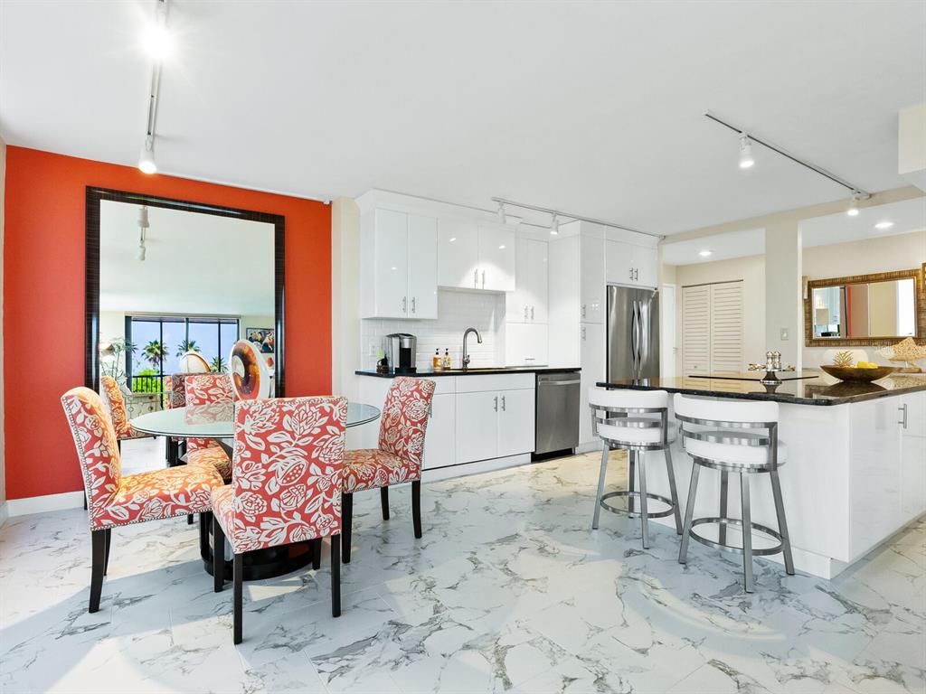 Sarasota, Florida, 34236, United States, 2 Bedrooms Bedrooms, ,2 BathroomsBathrooms,Residential,For Sale,1839874