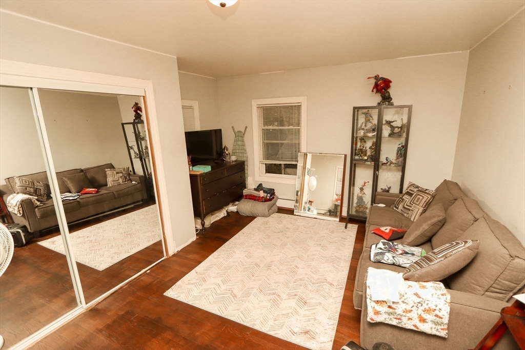 Brockton, Massachusetts, 02301, United States, 3 Bedrooms Bedrooms, ,2 BathroomsBathrooms,Residential,For Sale,1955678