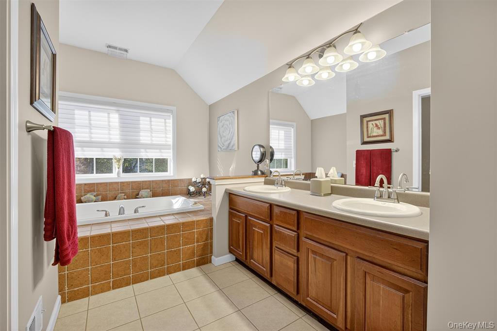 Hopewell Junction, New York, 12533, United States, 4 Bedrooms Bedrooms, ,3 BathroomsBathrooms,Residential,For Sale,1984445