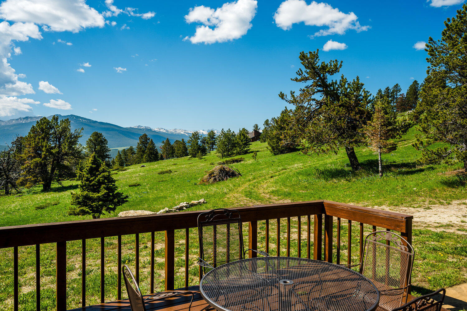 Sheridan, Wyoming, 82801, United States, 3 Bedrooms Bedrooms, ,2 BathroomsBathrooms,Residential,For Sale,1890581