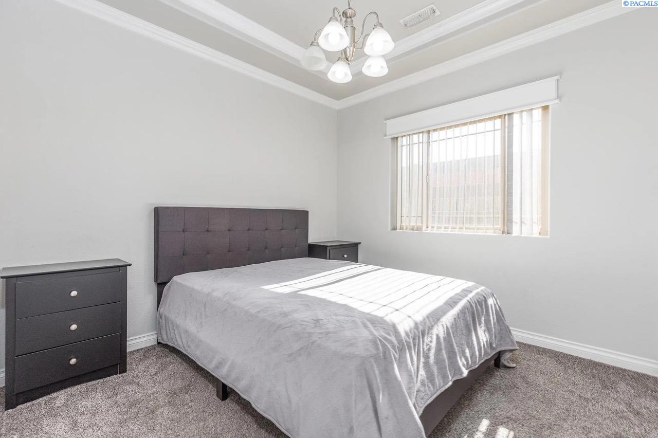 Kennewick, Washington, 99336, United States, 7 Bedrooms Bedrooms, ,7 BathroomsBathrooms,Residential,For Sale,1983847