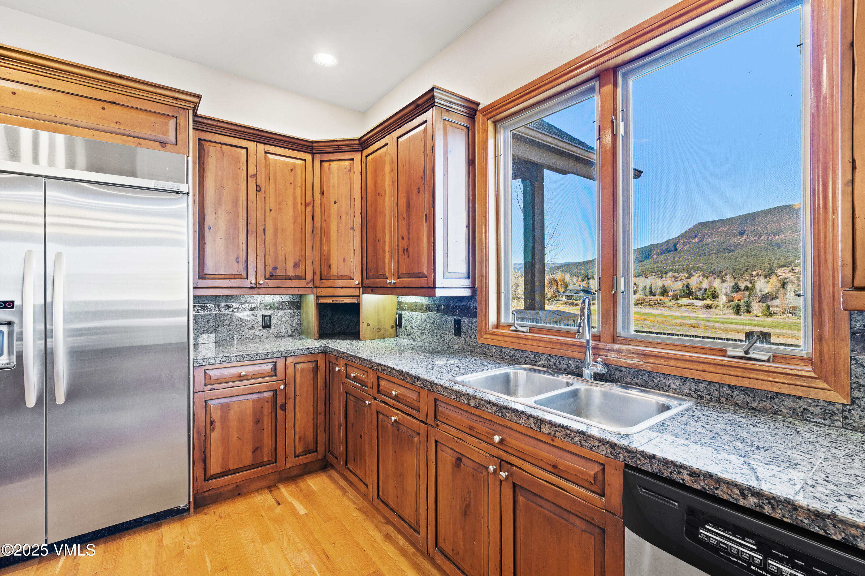 Gypsum, Colorado, 81637, United States, 6 Bedrooms Bedrooms, ,5 BathroomsBathrooms,Residential,For Sale,1987676