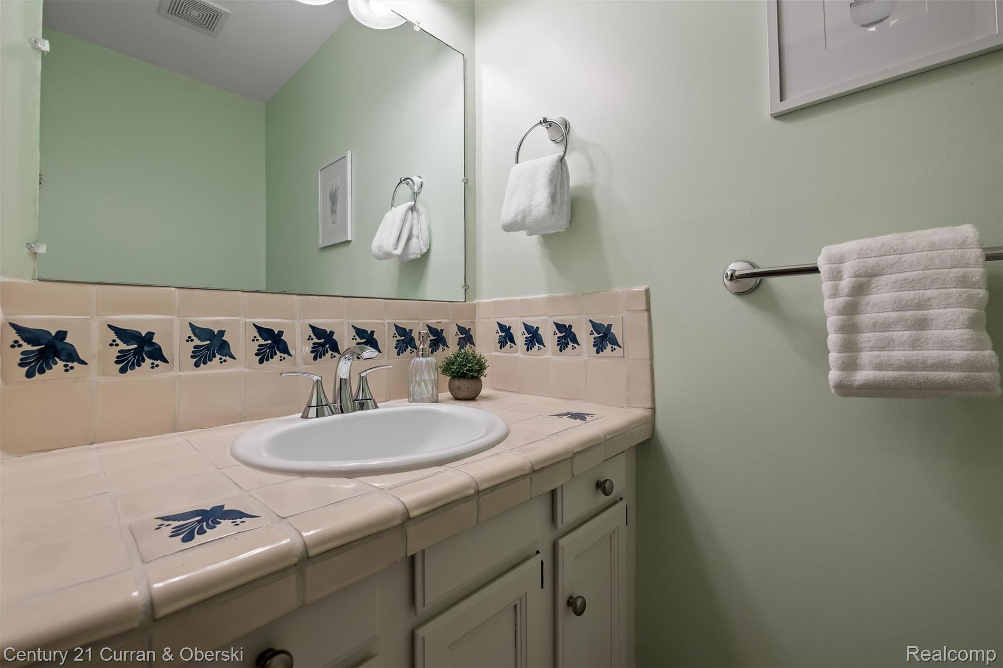 Northville, Michigan, 48167, United States, 5 Bedrooms Bedrooms, ,3 BathroomsBathrooms,Residential,For Sale,2009977