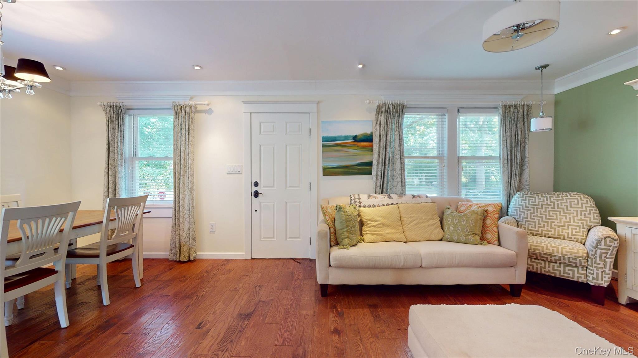 Sea Cliff, New York, 11579, United States, 2 Bedrooms Bedrooms, ,2 BathroomsBathrooms,Residential,For Sale,1920035