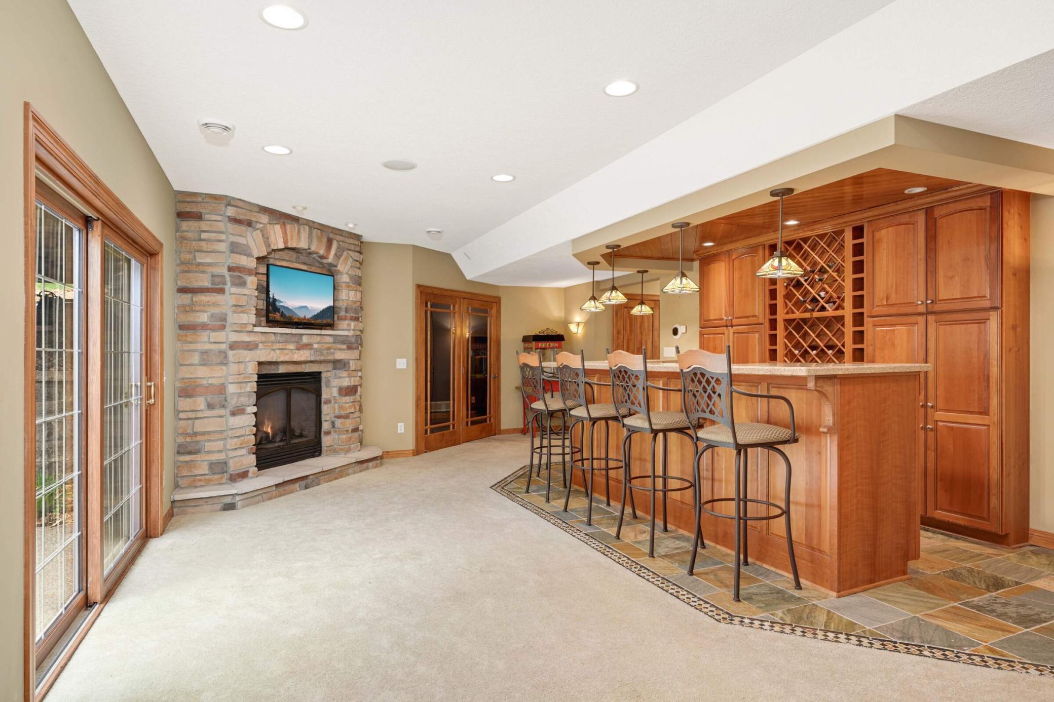 Woodbury, Minnesota, 55129, United States, 5 Bedrooms Bedrooms, ,5 BathroomsBathrooms,Residential,For Sale,1989522