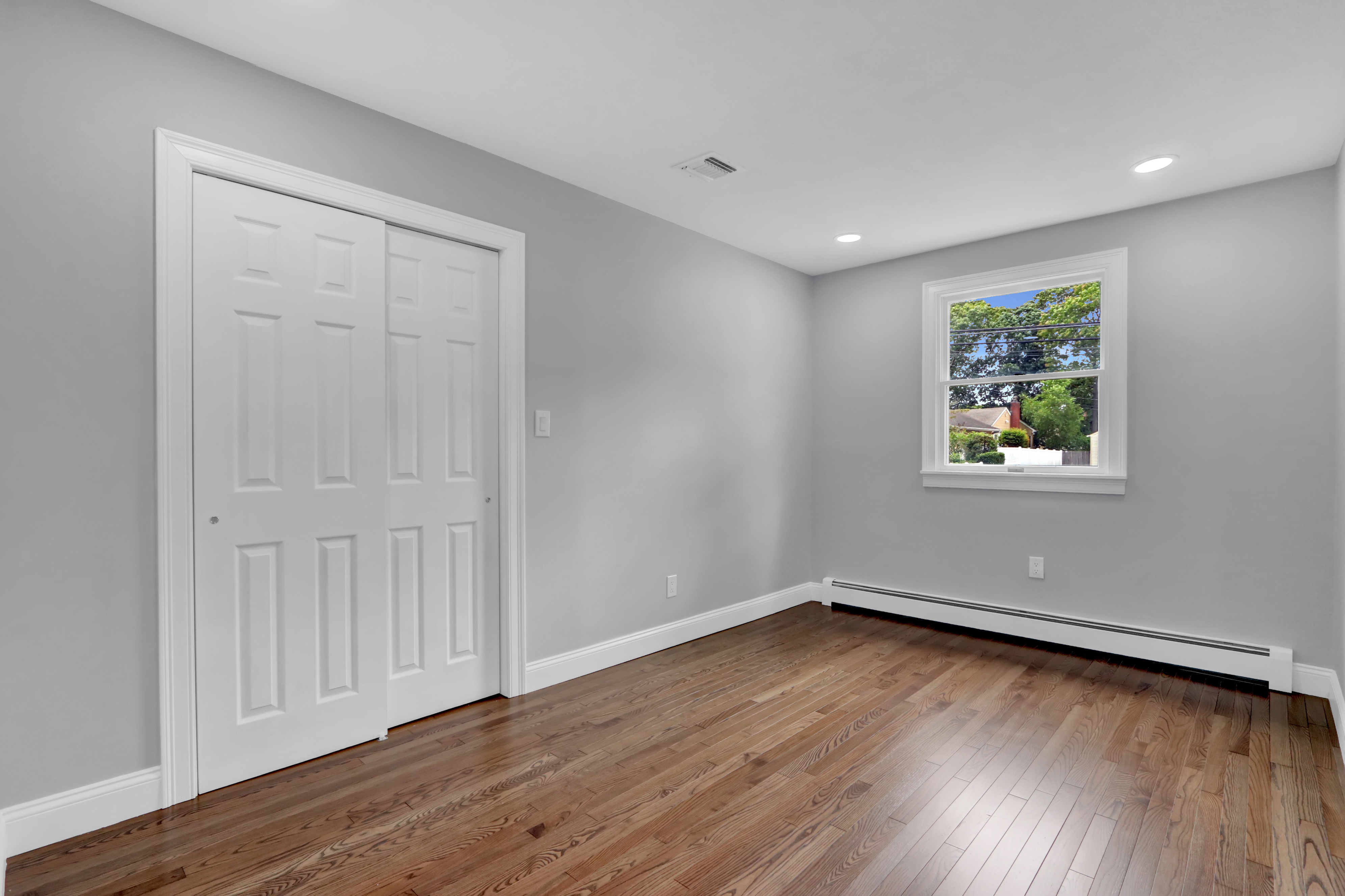 West Islip, New York, 11795, United States, 3 Bedrooms Bedrooms, ,2 BathroomsBathrooms,Residential,For Sale,1920311