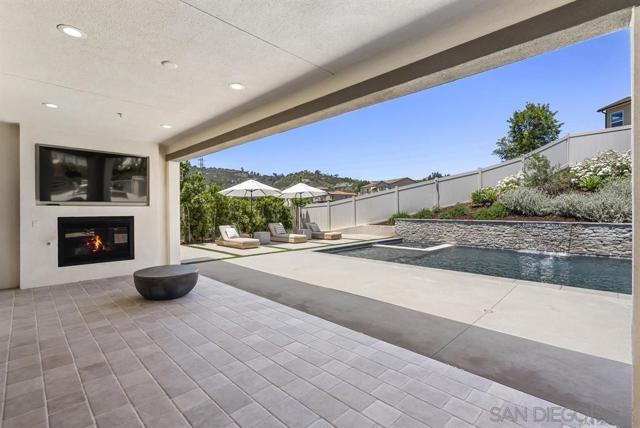Escondido, California, 92029, United States, 5 Bedrooms Bedrooms, ,5 BathroomsBathrooms,Residential,For Sale,2029971