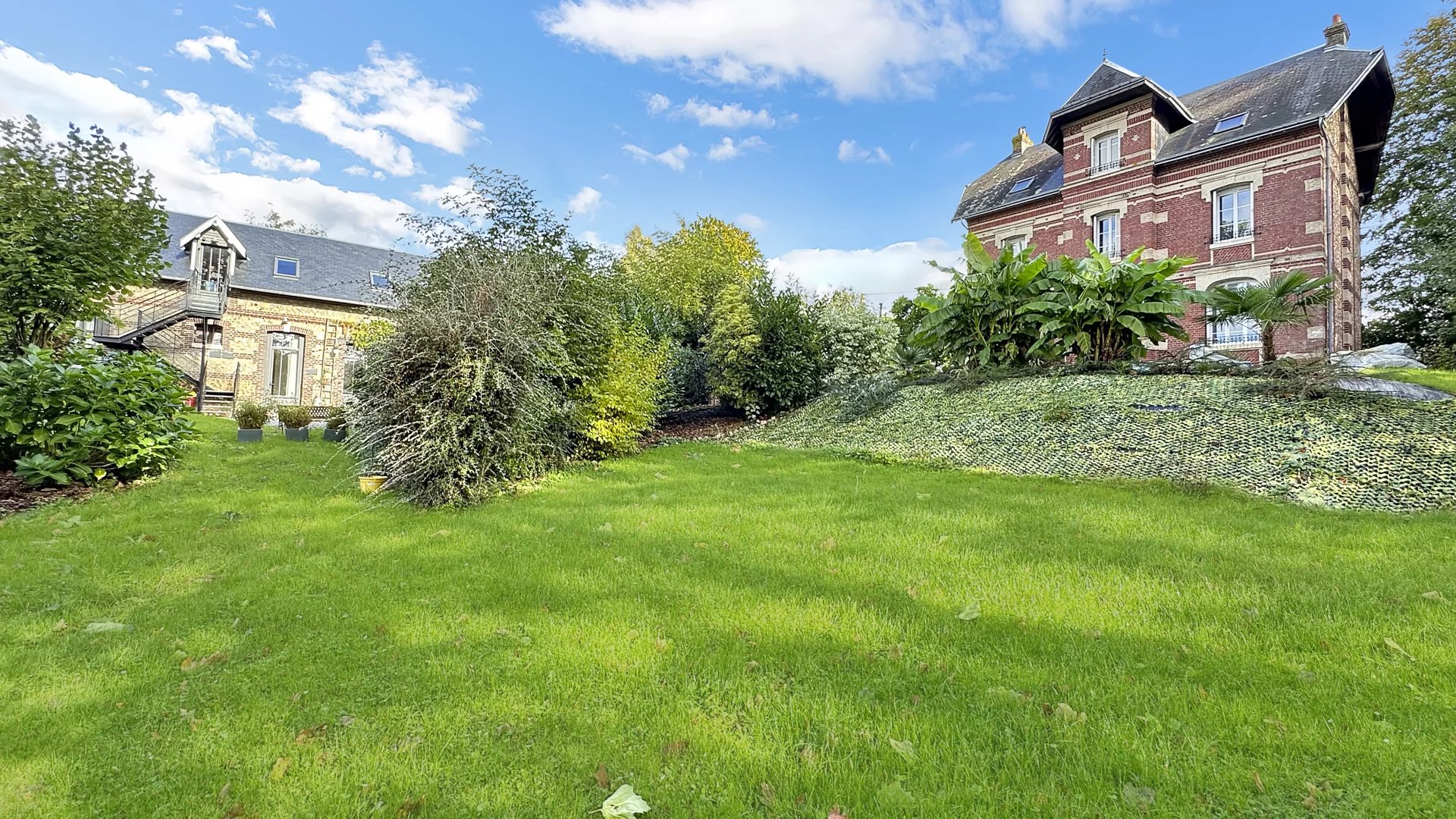 Lillebonne, Normandy, 76170, FR, 11 Bedrooms Bedrooms, ,3 BathroomsBathrooms,Residential,For Sale,1665758