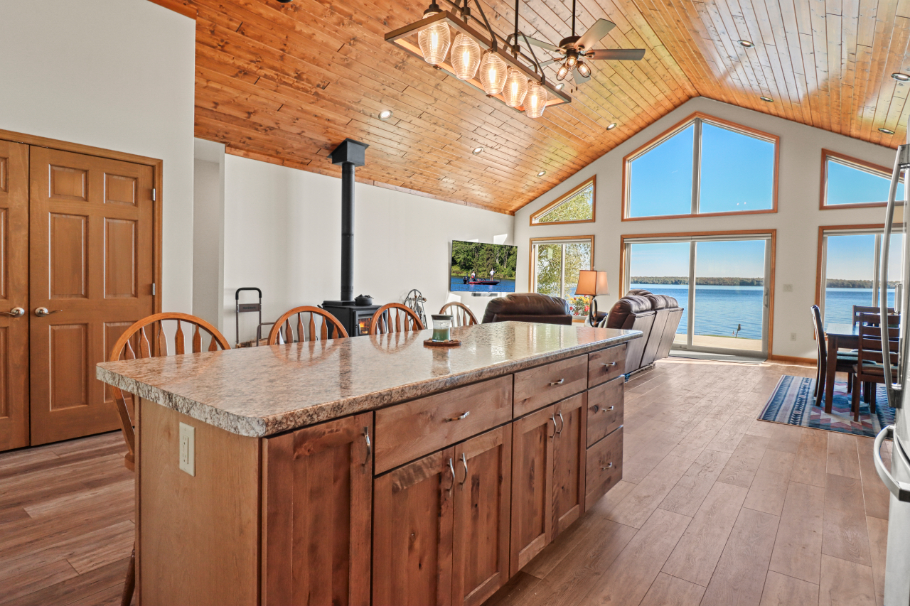 Marenisco, Wisconsin, 49947, United States, 4 Bedrooms Bedrooms, ,4 BathroomsBathrooms,Residential,For Sale,1984446