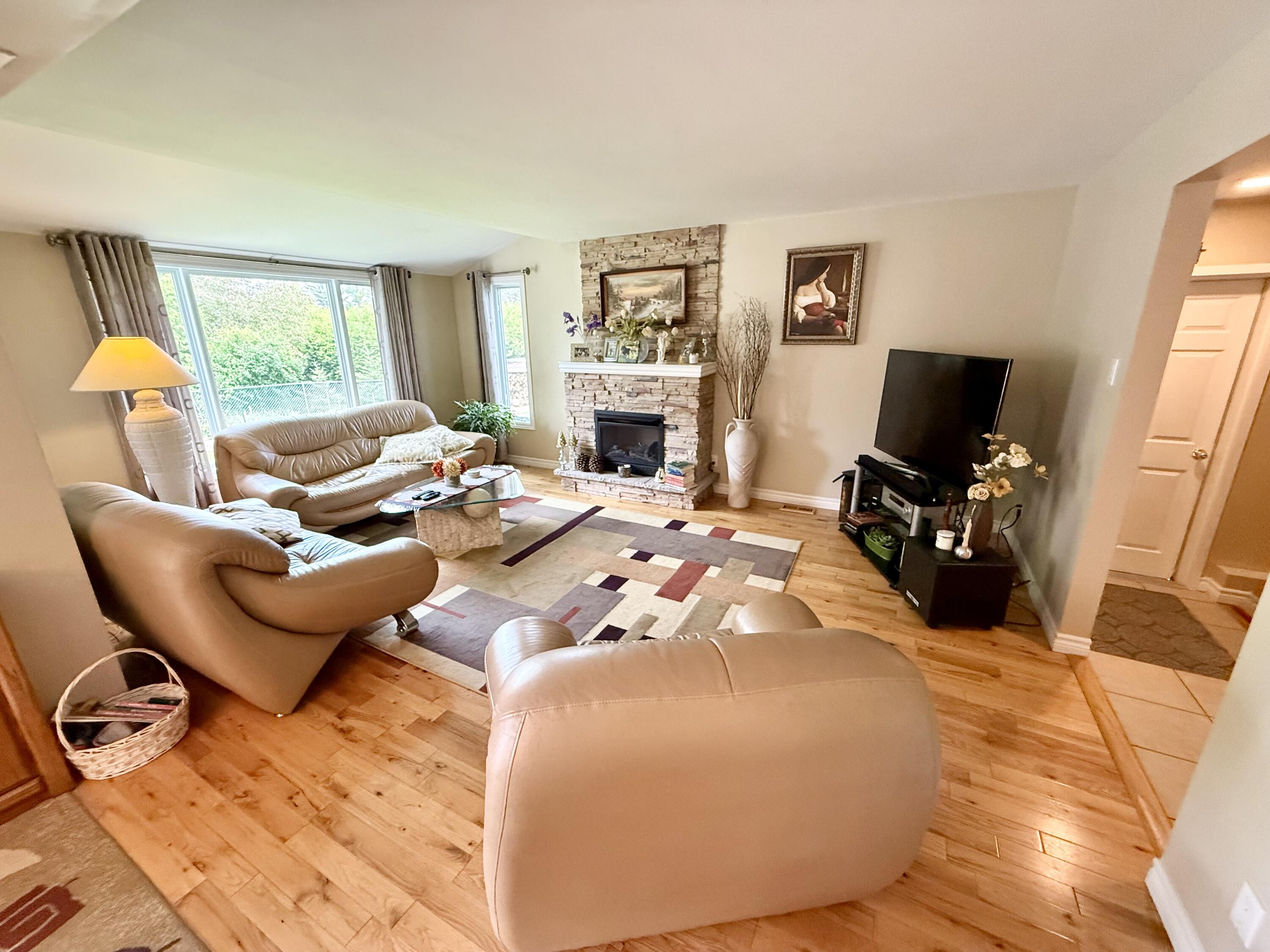 Plattsburgh, New York, 12901, United States, 3 Bedrooms Bedrooms, ,3 BathroomsBathrooms,Residential,For Sale,1944740