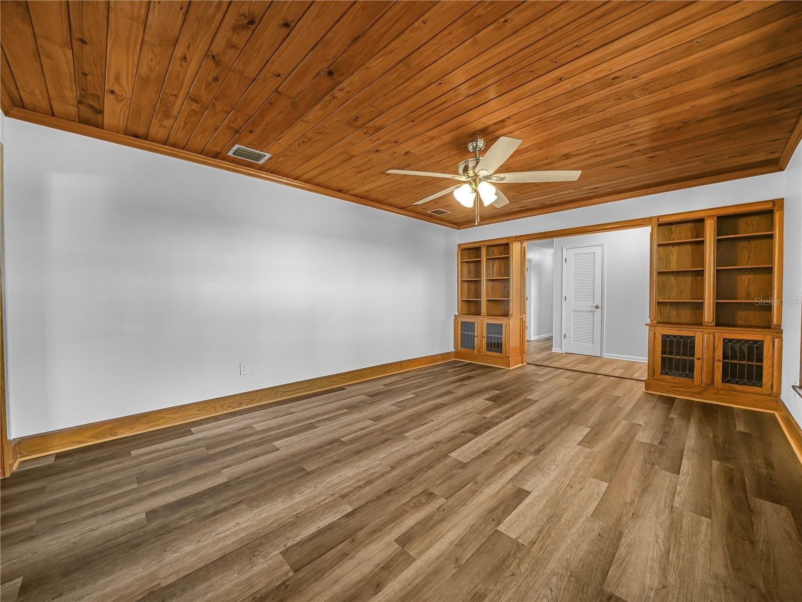 FROSTPROOF, Florida, 33843, United States, 6 Bedrooms Bedrooms, ,3 BathroomsBathrooms,Residential,For Sale,2006124