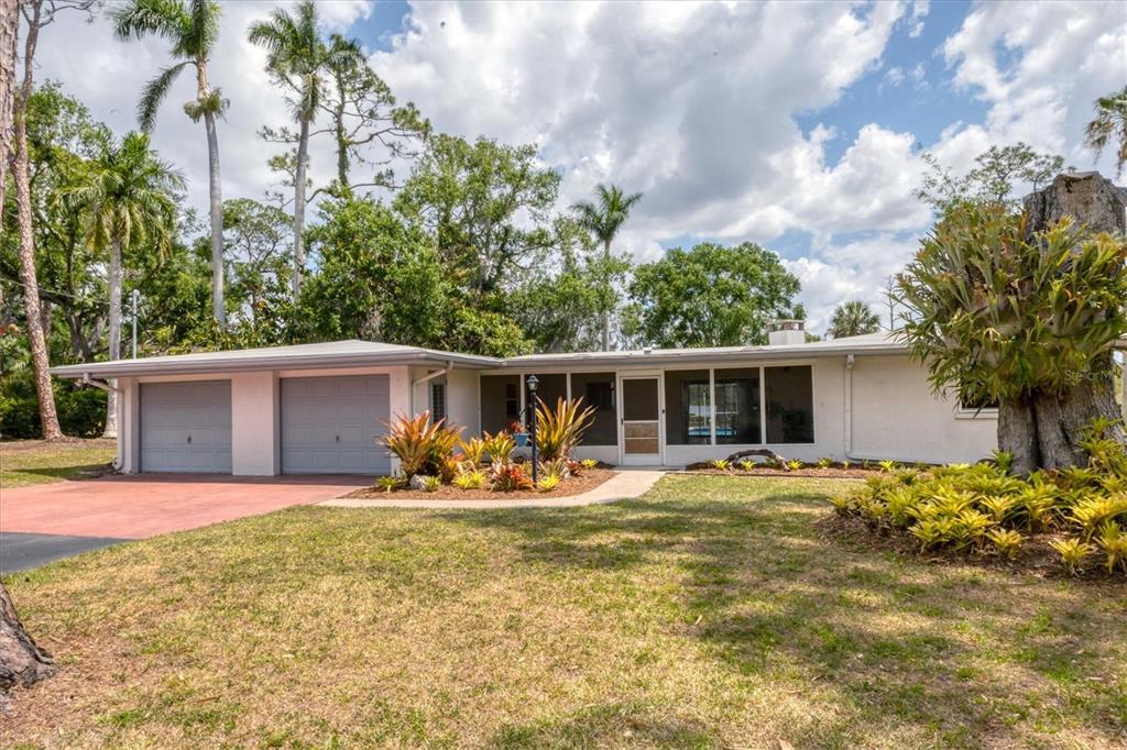 Bradenton, Florida, 34208, United States, 3 Bedrooms Bedrooms, ,2 BathroomsBathrooms,Residential,For Sale,1960554