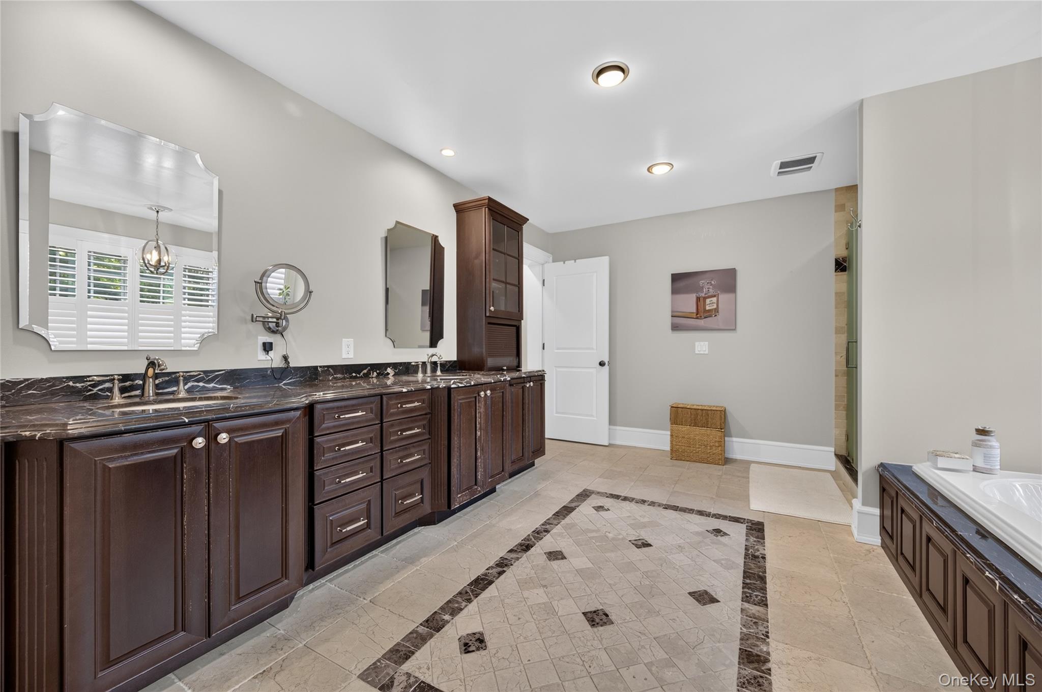  15 Thorman Lane, Huntington, NY, 11743 - 物件實景