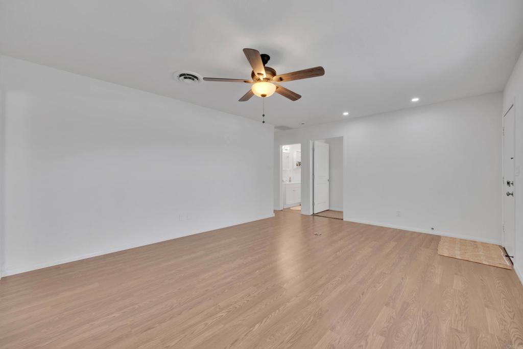 Spring Valley, California, 91977, United States, 6 Bedrooms Bedrooms, ,4 BathroomsBathrooms,Residential,For Sale,1996017