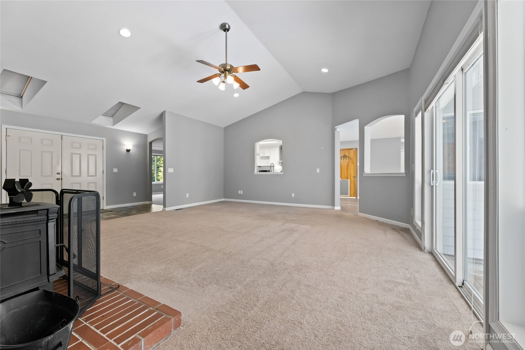 Roy, Washington, 98580, United States, 4 Bedrooms Bedrooms, ,1 BathroomBathrooms,Residential,For Sale,1997770