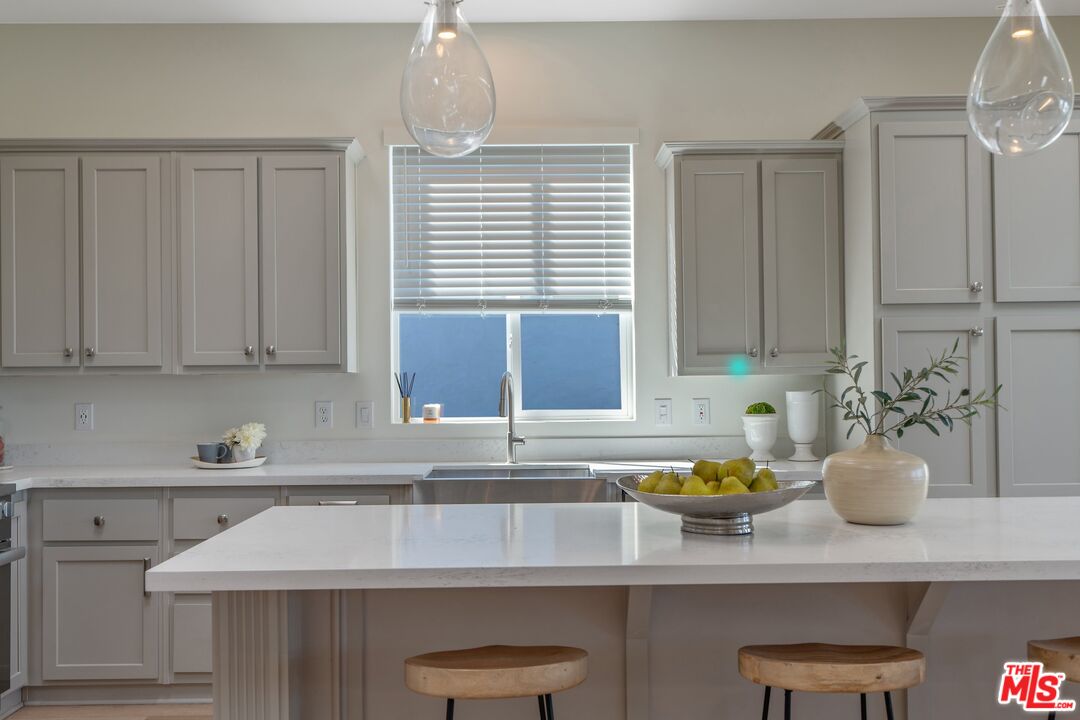 Malibu, California, 90265, United States, 4 Bedrooms Bedrooms, ,3 BathroomsBathrooms,Residential,For Sale,1907056