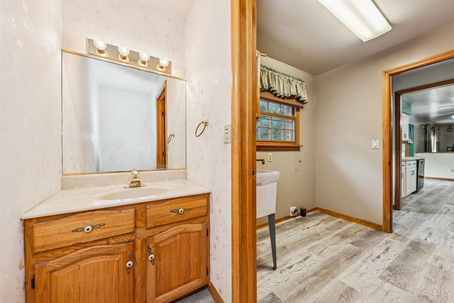 Batavia, Ohio, 45103, United States, 4 Bedrooms Bedrooms, ,4 BathroomsBathrooms,Residential,For Sale,1905917
