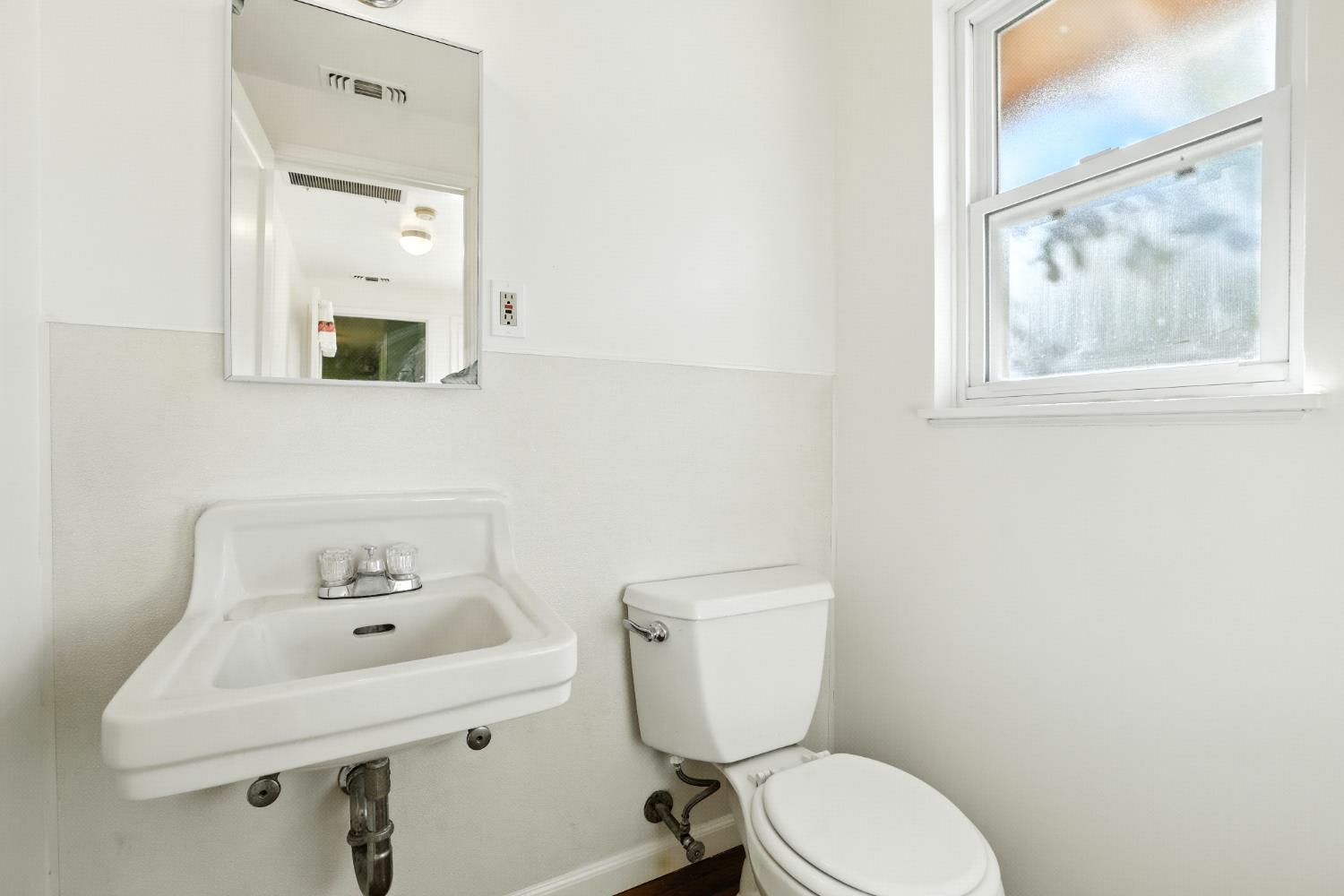 Sacramento, California, 95864, United States, 3 Bedrooms Bedrooms, ,2 BathroomsBathrooms,Residential,For Sale,1926285