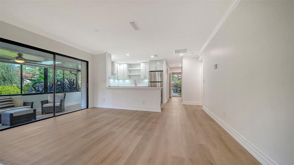 Sarasota, Florida, 34231, United States, 3 Bedrooms Bedrooms, ,2 BathroomsBathrooms,Residential,For Sale,1986536