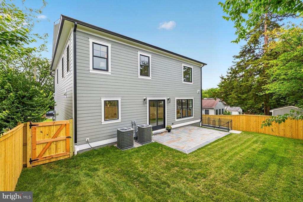 Kensington, Maryland, 20895, United States, 5 Bedrooms Bedrooms, ,5 BathroomsBathrooms,Residential,For Sale,2048532