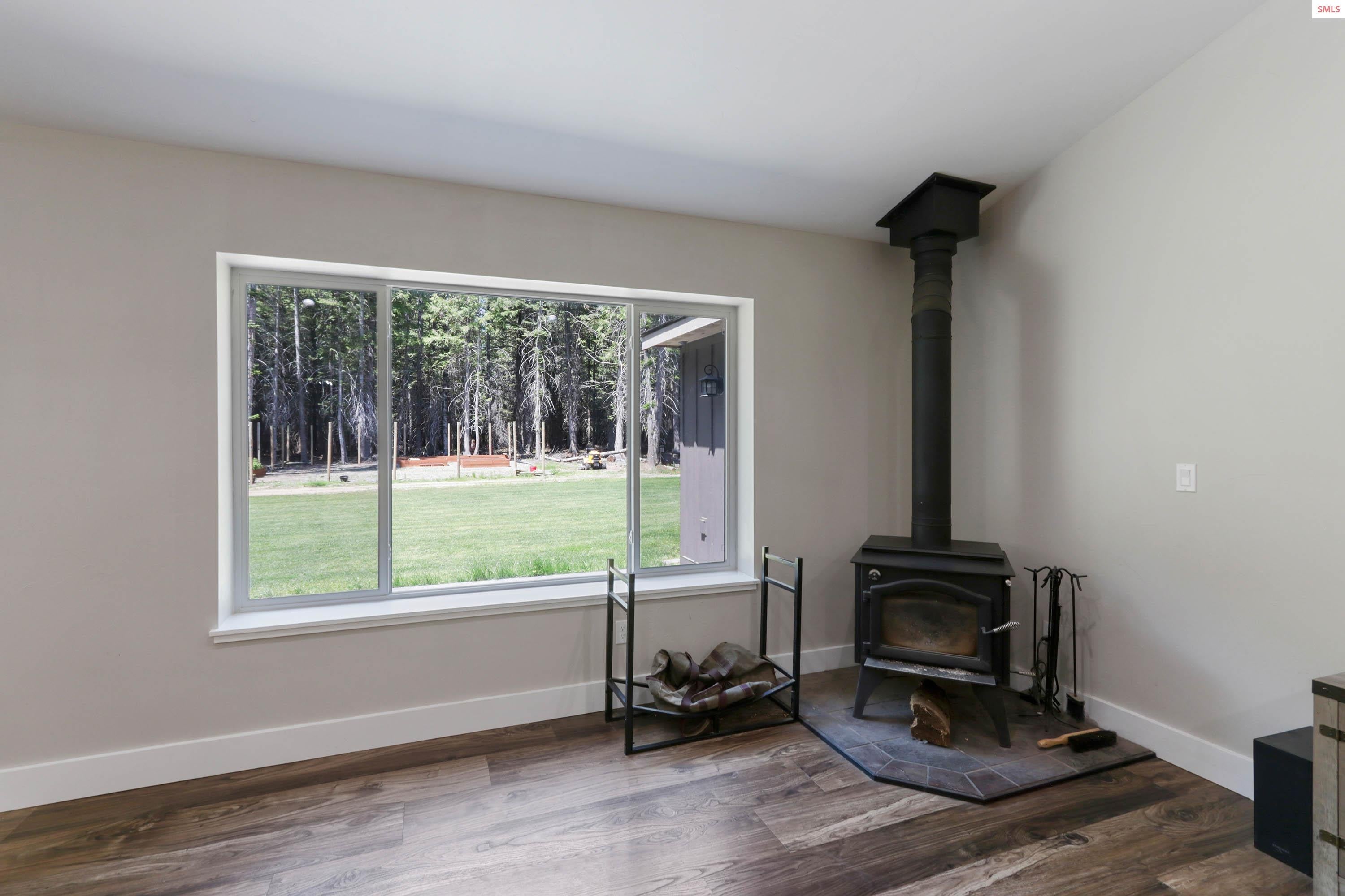Priest River, Idaho, 83856, United States, 4 Bedrooms Bedrooms, ,Residential,For Sale,2025404