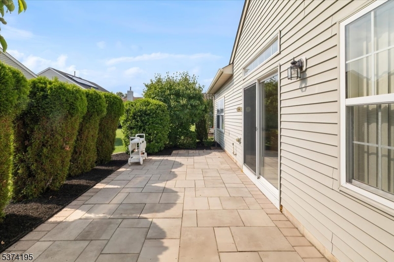 Franklin Twp., New Jersey, 08873, United States, 3 Bedrooms Bedrooms, ,2 BathroomsBathrooms,Residential,For Sale,1908431
