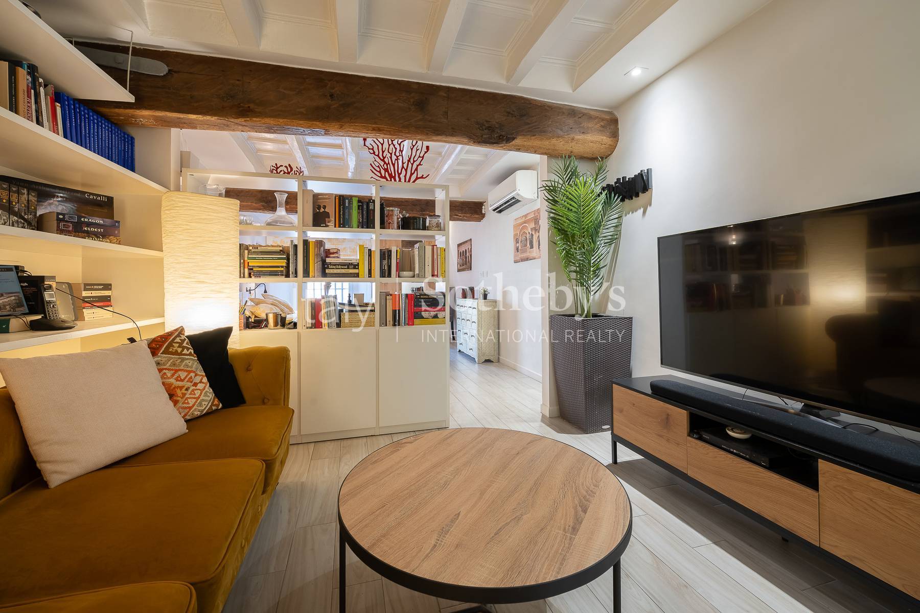  Refined pied-à-terre with a charming terrace in the exclusive Palazzo Balestra - 物件實景