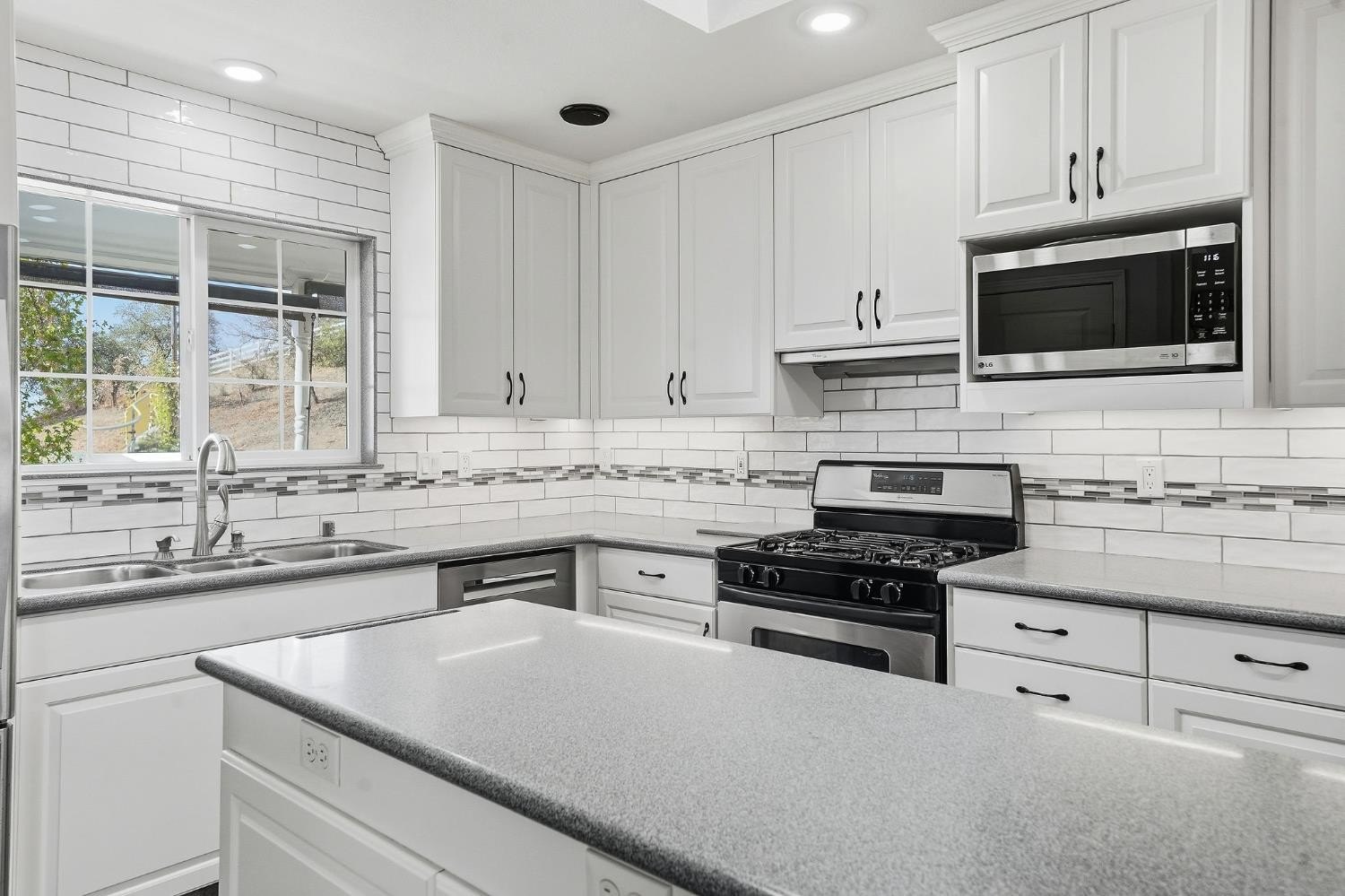 Valley Springs, California, 95252, United States, 3 Bedrooms Bedrooms, ,3 BathroomsBathrooms,Residential,For Sale,1983340