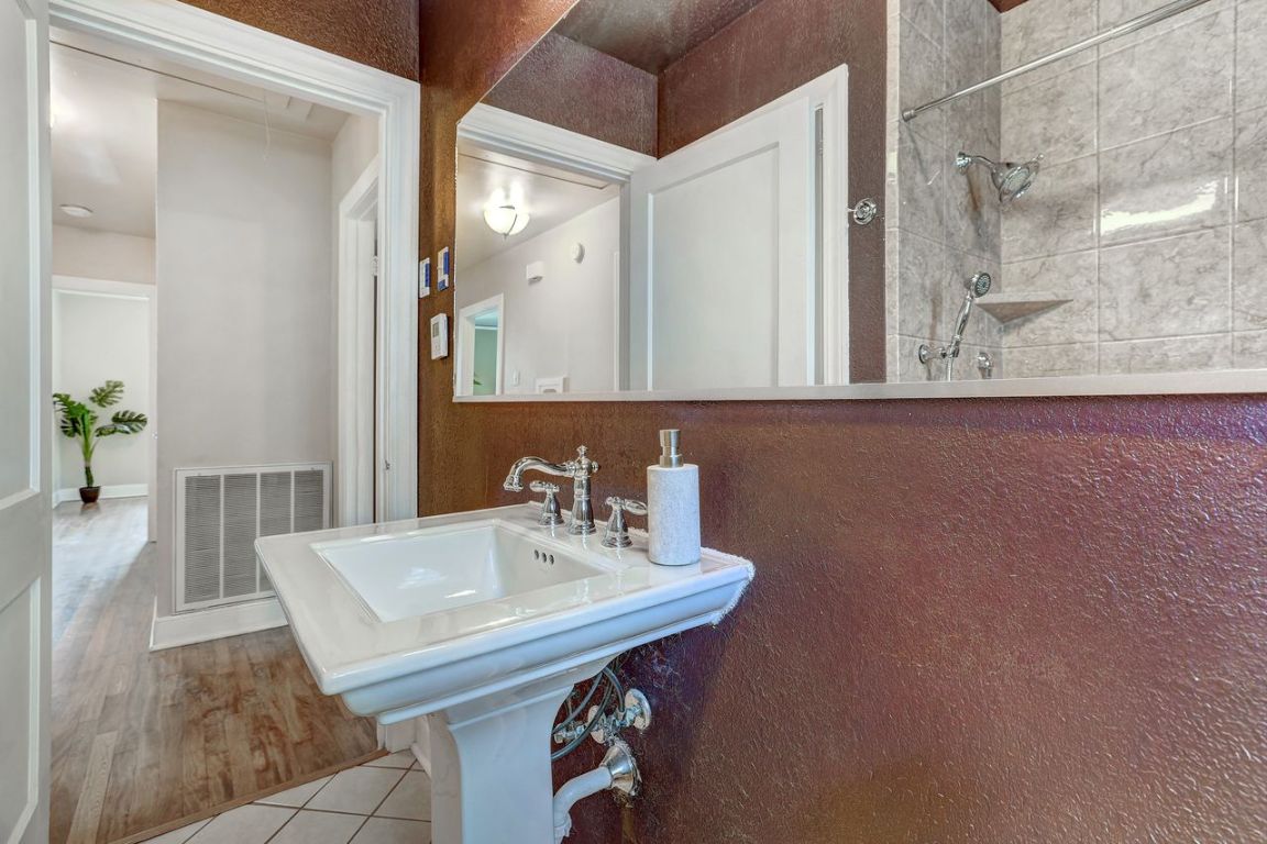 Austin, Texas, 78751, United States, 2 Bedrooms Bedrooms, ,2 BathroomsBathrooms,Residential,For Sale,1989110