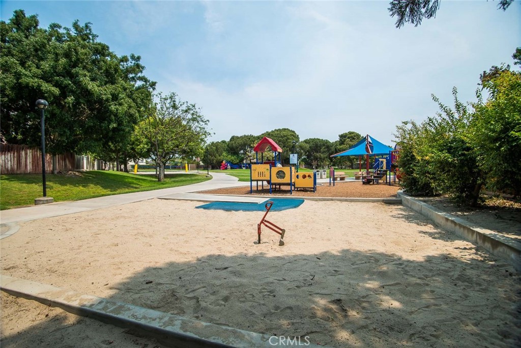 Tustin, California, 92780, United States, 4 Bedrooms Bedrooms, ,3 BathroomsBathrooms,Residential,For Sale,1941038