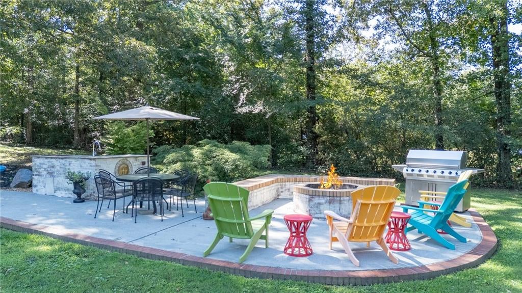 Calhoun, Georgia, 30701, United States, 3 Bedrooms Bedrooms, ,3 BathroomsBathrooms,Residential,For Sale,1980675