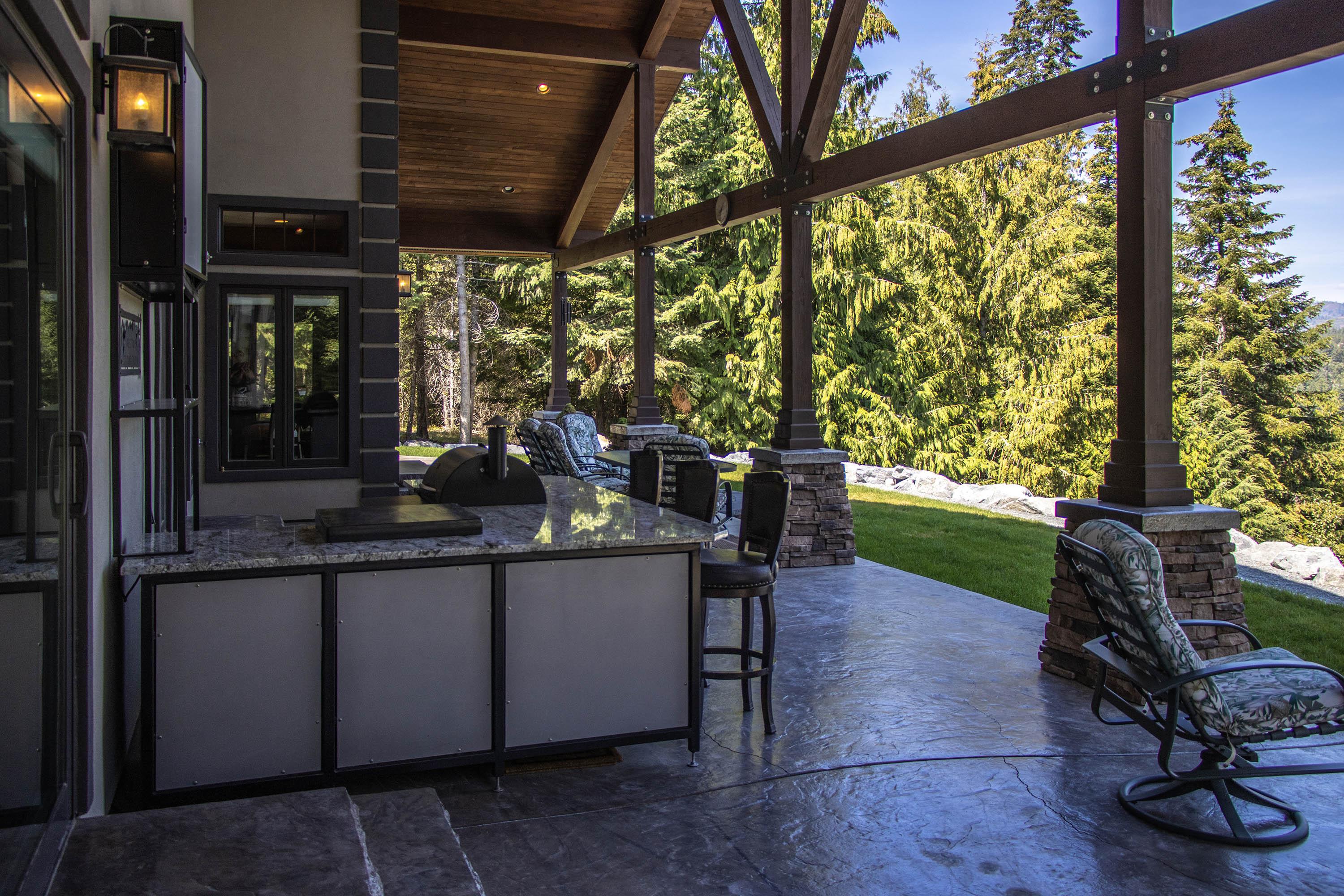 Priest River, Idaho, 83856, United States, 4 Bedrooms Bedrooms, ,5 BathroomsBathrooms,Residential,For Sale,1921614