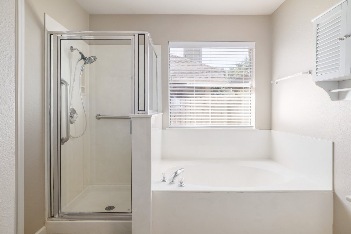 Austin, Texas, 78749, United States, 4 Bedrooms Bedrooms, ,2 BathroomsBathrooms,Residential,For Sale,1985456