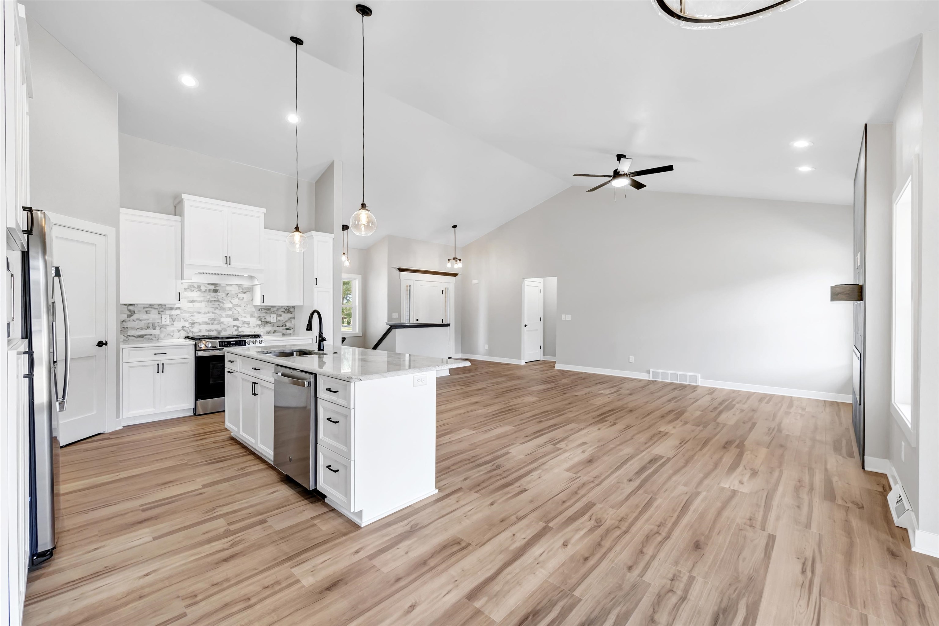 GREEN BAY, Wisconsin, 54311, United States, 3 Bedrooms Bedrooms, ,2 BathroomsBathrooms,Residential,For Sale,1998458