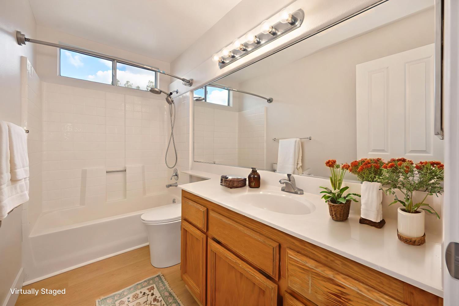 Roseville, California, 95661, United States, 4 Bedrooms Bedrooms, ,3 BathroomsBathrooms,Residential,For Sale,1989245