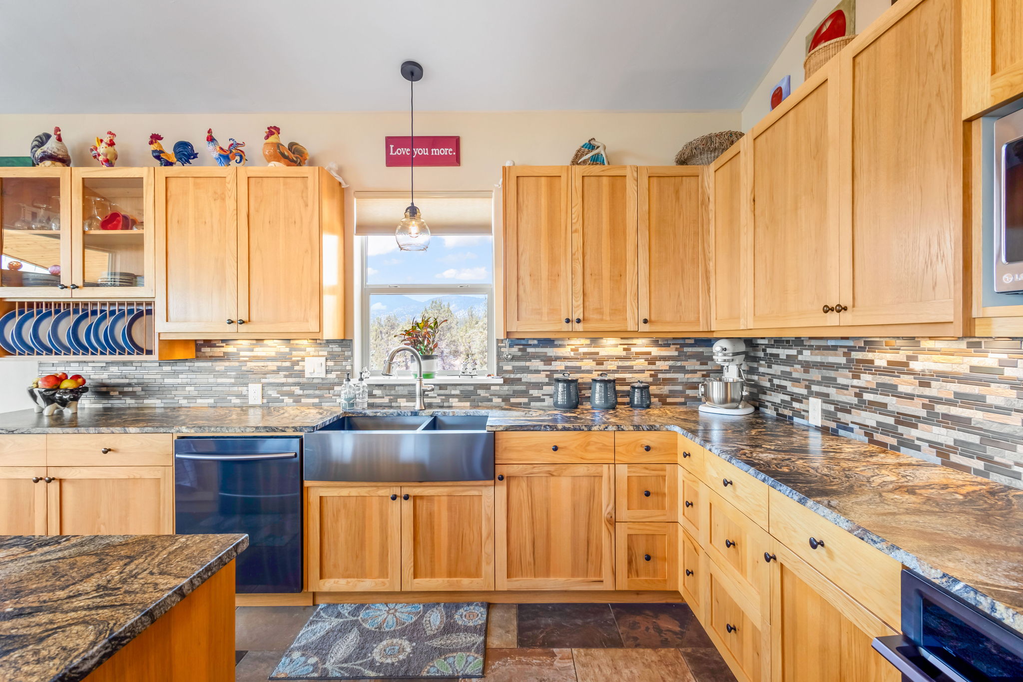 Prineville, Oregon, 97754, United States, 3 Bedrooms Bedrooms, ,4 BathroomsBathrooms,Residential,For Sale,1942116