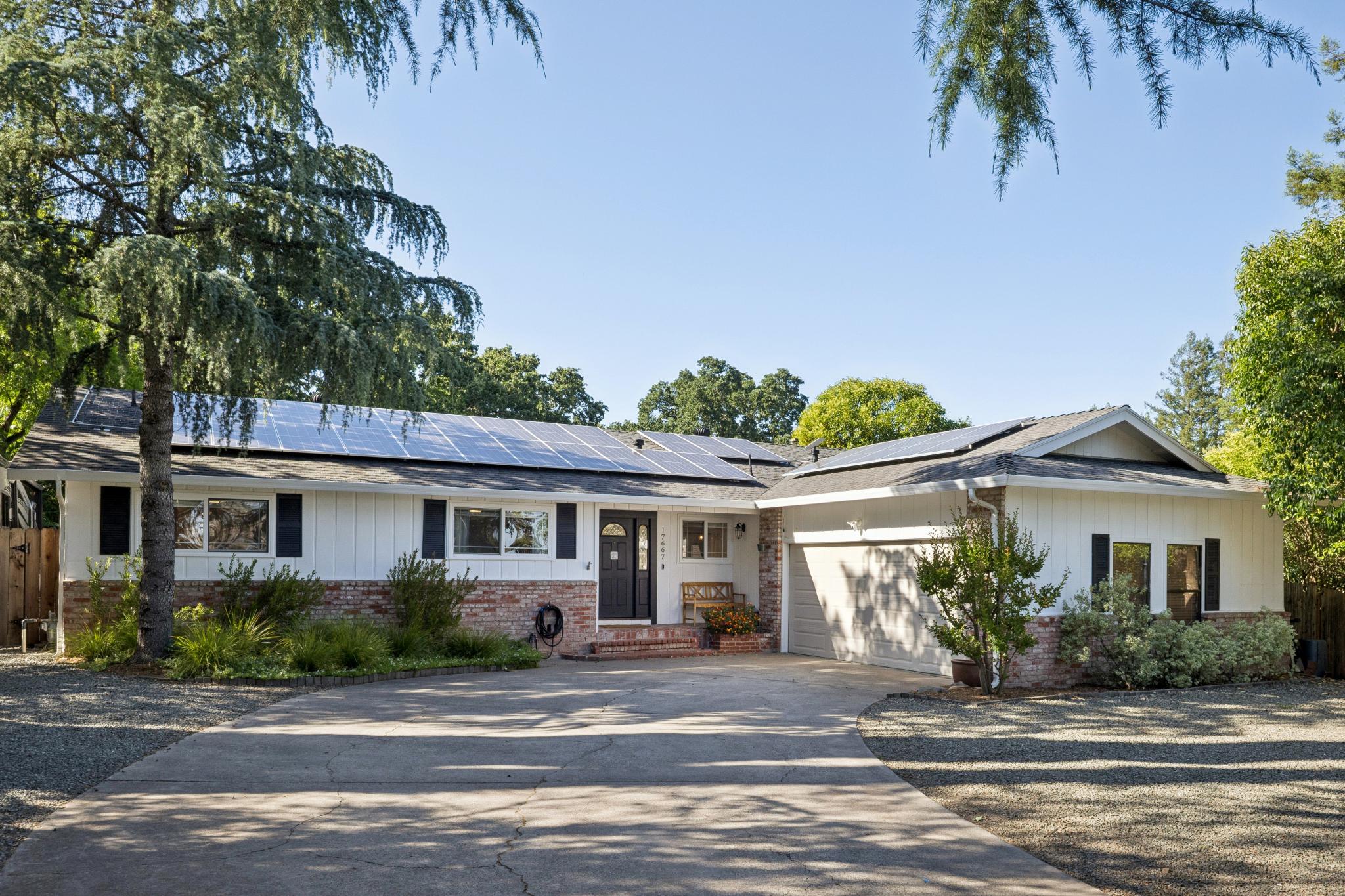  17667 Arnold Drive - 物件實景