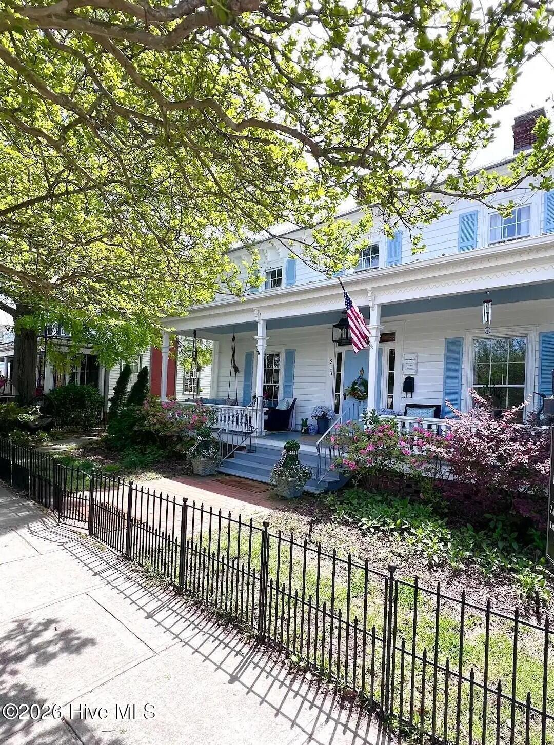 New Bern, North Carolina, 28560, United States, 6 Bedrooms Bedrooms, ,4 BathroomsBathrooms,Residential,For Sale,2010832