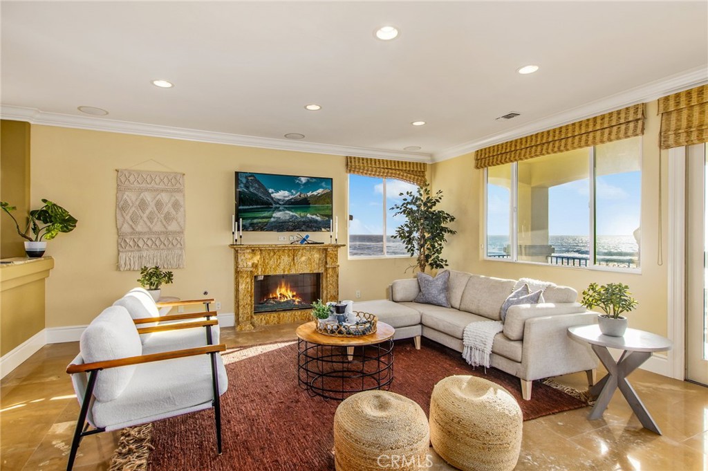 San Diego, California, 92107, United States, 6 Bedrooms Bedrooms, ,5 BathroomsBathrooms,Residential,For Sale,1843009