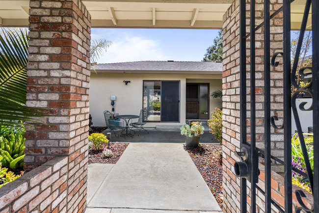 Hollister, California, 95023, United States, 3 Bedrooms Bedrooms, ,2 BathroomsBathrooms,Residential,For Sale,1882231
