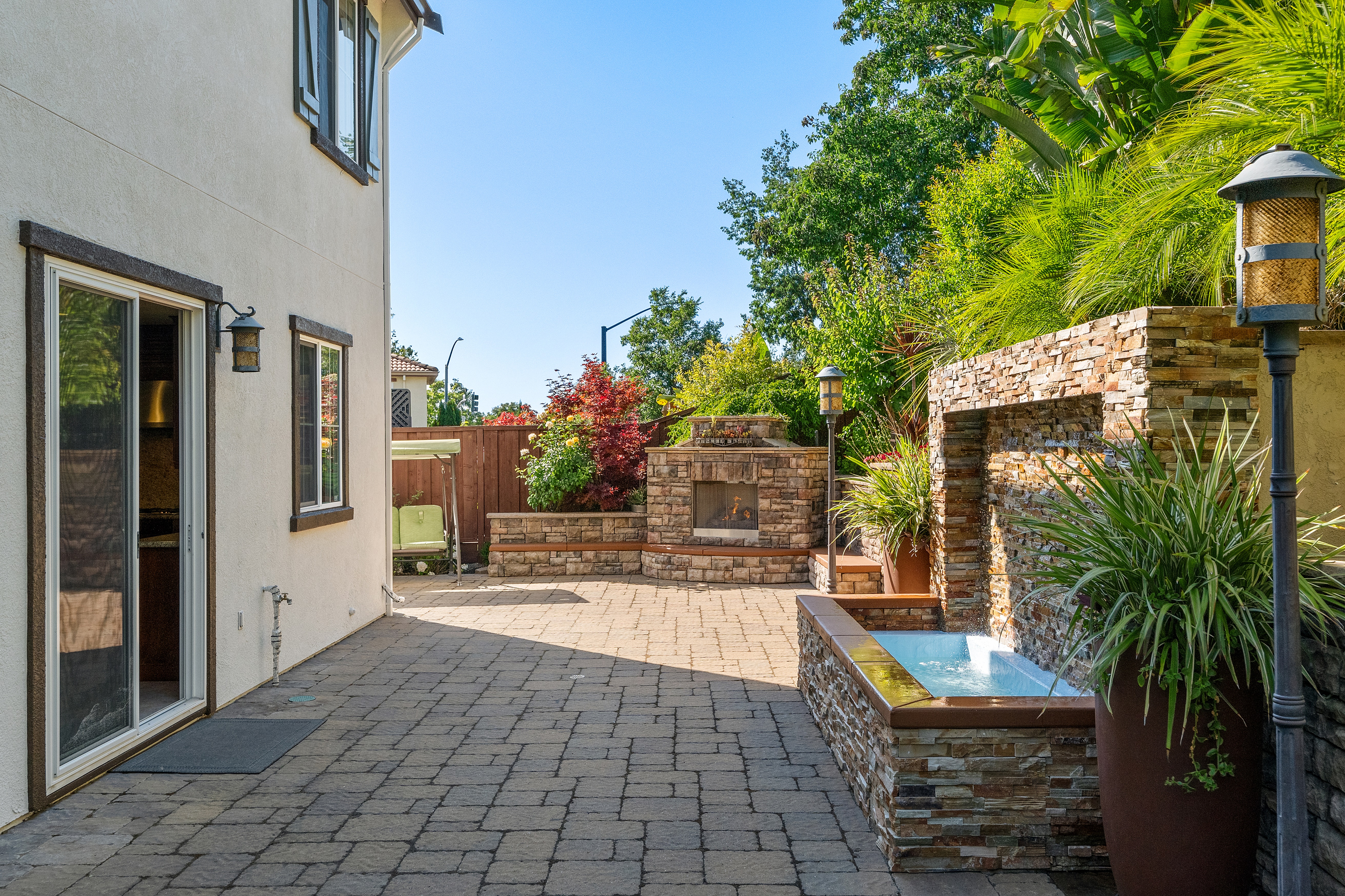  Mediterranean Elegance Meets Resort-Style Living in Prestigious Windemere - 物件實景