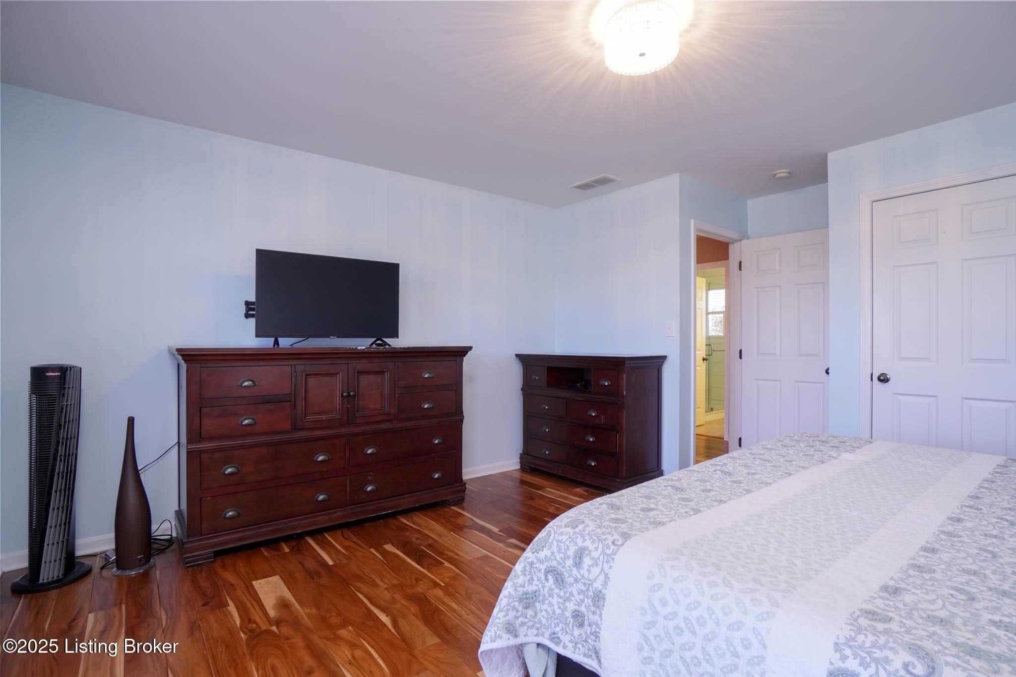 Louisville, Kentucky, 40299, United States, 3 Bedrooms Bedrooms, ,4 BathroomsBathrooms,Residential,For Sale,2000684